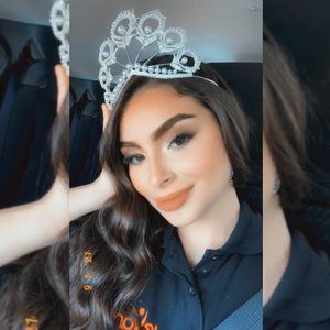 Meet your Posher, Anelís